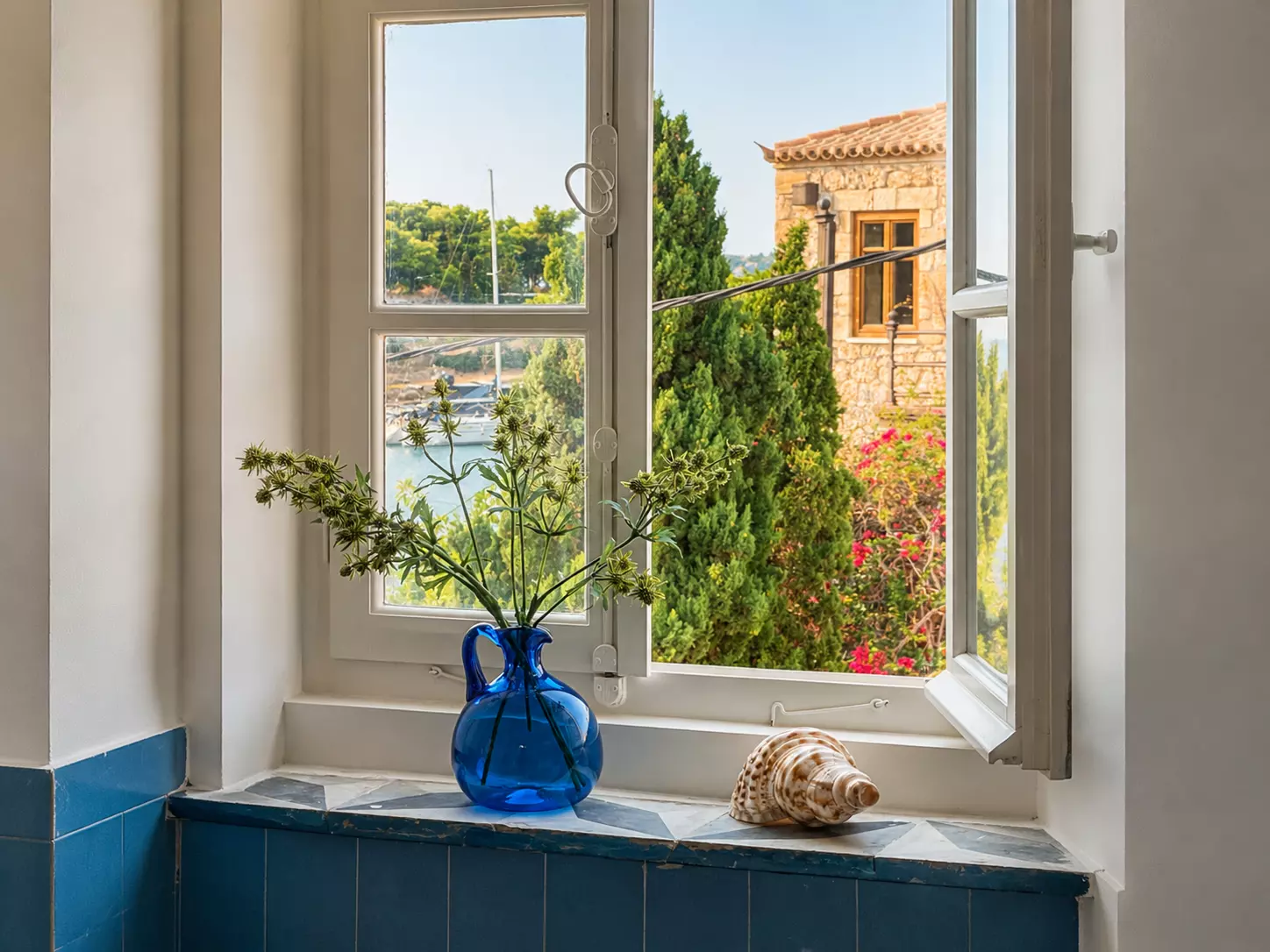 Chelidon Seafront Residence EL
